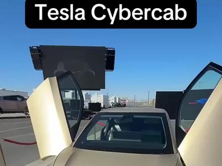 载入史册!第一台无方向盘的量产车下线! Tesla赞一个#马斯克 #特斯拉 #无人车 #科技 #企业出海