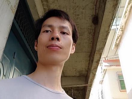 燕子平均寿命只有11年, 并且年年春天都会回来,并生一窝宝宝^0^#燕窝 #燕子