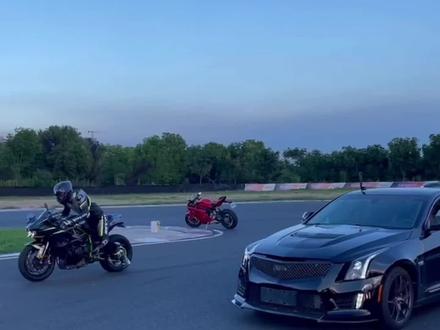 #凯迪拉克 atsl以绝对的实力 越级吊打同级别后驱 屠牛宰马江浙沪无敌手#BP特调 #川崎h2 @八戒说车 雀食帅