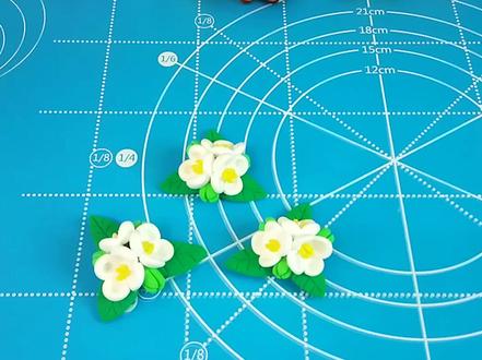 简单几步做朵小花花,鲜花框请等待更新哦 #粘土教程 #手工