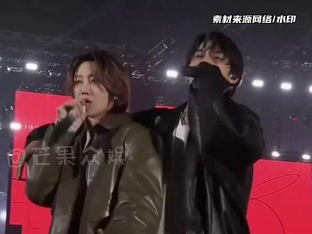 奎八这就是情人节就该吃点好的!你们两个是真的不会让奎八批饿到一点啊!#奎八 #奎八gyuhao #seventeen #cp #直播