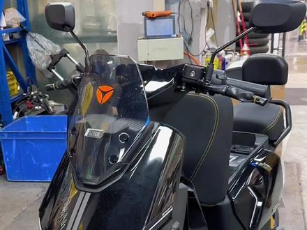 雅迪白鲨二代 #雅迪白鲨二代 #雅迪白鲨 #雅迪电动车 #赋能锂电池 #新新国标电动车 @财哥说车 @熊猫哥🐼