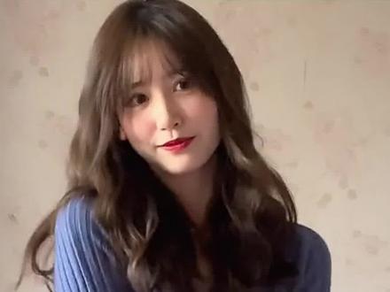 一栗小莎子官宣产子,曾凭借蓝色战袍一战封神,主动公开圈外男友