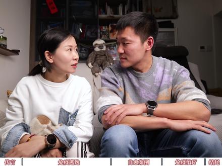 晚期肿瘤可能自愈吗? 👉 核心争议:民间传闻中“晚期肿瘤患者通过旅游、保持好心情实现自愈”是否可信?可能性极低!晚期肿瘤已发生“免疫逃逸”,免疫系统无法识别并攻击肿瘤细胞。
👉 关键论点:
1️⃣ 免疫逃逸:肿瘤细胞通过伪装逃避免疫监测,即使心情好、免疫力增强,也难以逆转这一机制。
2️⃣ 罕见病例:霍奇金淋巴瘤患者感染新冠后肿瘤自愈,或因免疫系统被激活后“误伤”肿瘤,但缺乏推广性。
3️⃣ 免疫治疗:医学上通过阻断PD1/PDL1通路,帮助T细胞重新识别并清除肿瘤,这是目前科学验证的有效手段。
👉 结论:自愈案例多为偶发,需严谨的科学记录佐证。保持乐观虽有益健康,但不可替代规范治疗!
#抖出健康知识宝藏 #肿瘤 #肿瘤科普 #医学科普 #自愈