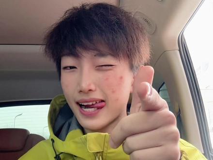 请假特效拿走不谢🫢#一学就会 #对你讲手势舞