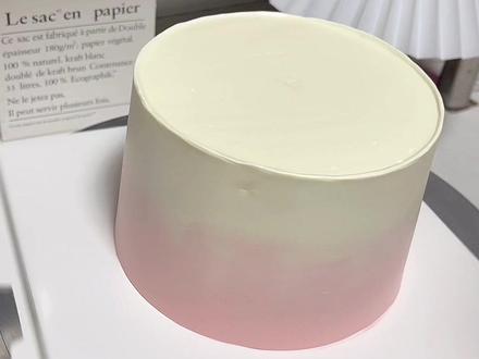 渐变晕染色蛋糕抹面技巧,烟雾缭绕的感觉,这就是奶油抹面渐变色,抓紧练习起来吧 提升一下蛋糕的感觉#蛋糕裱花零基础学习 #烘焙人的日常 #蛋糕抹面教程 #渐变色晕染蛋糕