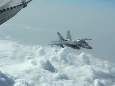 美军两架F-18战机飞入委内瑞拉领空 停留至少40分钟