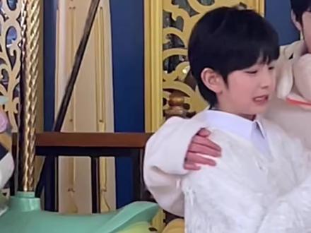 这个emoji宝宝萌的我一直叫!
#陈浚铭 #早期 #萌 #可爱 #养成系