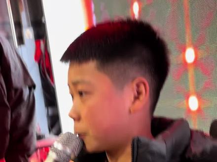 #憋住不准笑 感谢粉丝老铁的认可,小舞台团长要求也要美美哒