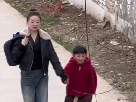 #记录生活 该一块给她儿上嘞