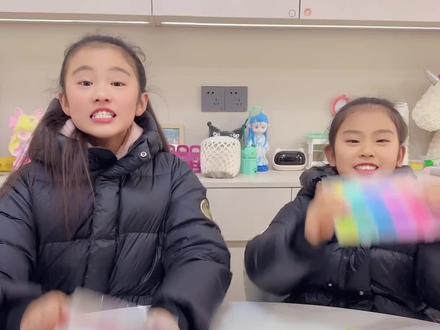 姐妹俩拼豆小鼻嘎大PK,宝子们觉得谁拼的更好看呢?你们都拼过什么样的拼豆呢,可以分享出来哦#手工diy #拼豆 #小鼻嘎 #姐妹日常 #拼豆日常