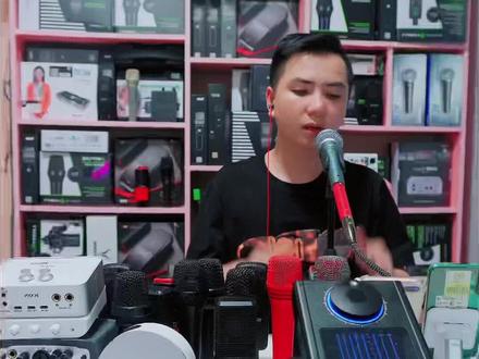 se dm1话放电脑声卡推动圈麦克风
效果更好#话放#动圈麦 #唱歌设备