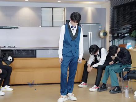 《如果雨之后+Escalate》限时能力评级考核 23.08.05
#TF家族三代 #登陆计划 #九九八十一 #余宇涵