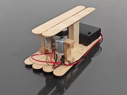 纸飞机弹射器 用雪糕棒制作的纸飞机弹射器!#纯手工打造 #民间手艺 #手工玩具 #新奇特玩具 #木工diy