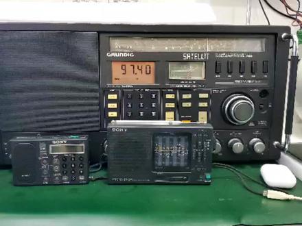 全球最小的全波段icf sw1和晶体管最多的Grundig s650 。修复泡沫边之后的蓬蓬声再现。#根德收音