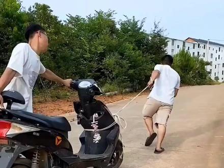 电动摩托车爆胎瘪胎万向助推器三轮车破胎扎胎爆胎万能自救器拖车#电动车爆胎助推器 #爆胎助推器 #助推器