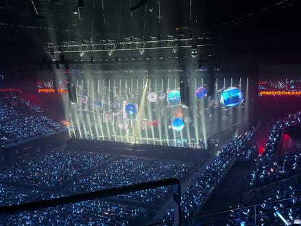 霸总的版权任性 徐良演唱会现场串烧公司歌曲完整版 #徐良演唱会 #徐良深圳 #徐良歌曲串烧 #青春回忆杀 #大合唱