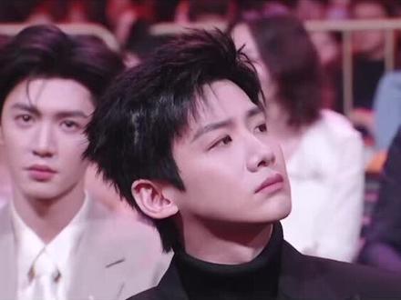 微博之夜白楠获奖~#微博之夜 #白敬亭 #章若楠 #获奖感言 #难哄