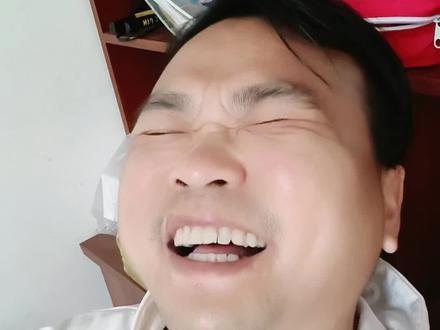 云南真的是抖音总部吗?你们告诉我一下,云南电鱼都杀疯了#有一种叫云南的生活 #云南美好推荐官 #电鱼舞 #云南打跳 #酒后行为艺术家