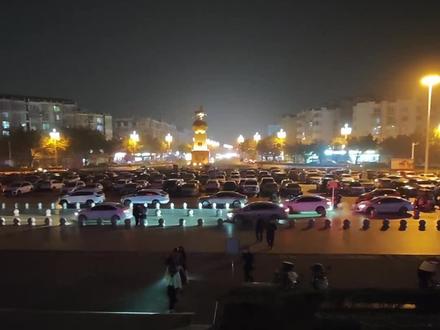 小米17ultra夜晚录像效果对比,本次只看相比以前的提升幅度如何。#夜景 #小米#小米17ultra #小米17promax #手机录像