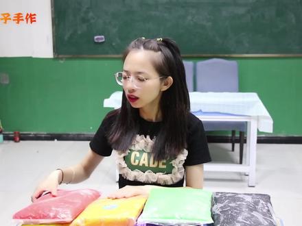 师生们给粘土起名字,用颜色当做姓氏,没想同学们取的真有趣