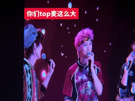 摸脸朱 摸肌宝 亲脸极 兄弟抱左 摸肌苏
#朱志鑫 #张泽禹 #张极 #左航 #苏新皓