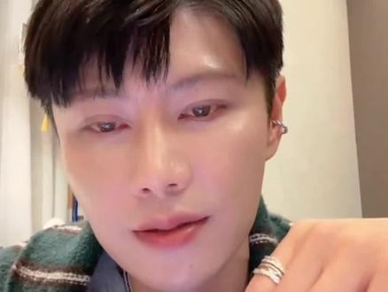 赵荀谈拍戏受伤#dou上热门 #赵荀 #赵荀李二牛 #赵荀直播 @DOU+小助手