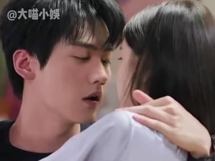 电视剧还是说的太保守了,现实更夸张 #姐弟恋 #忘年恋 #法国总统 #马克龙 #万万没想到