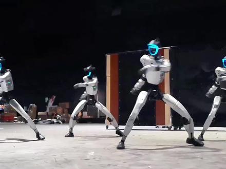 盘点一周AI大事(2月22日)|不赚钱拔网线,龙虾狂赚1万 工程师开源龙虾打工人ClawWork,10刀开局,7小时狂赚1万刀
工程师Sigil开源首个全自主智能体The Automaton
Kimi上线云端龙虾Kimi Claw
网易开源桌面版龙虾LobsterAI
Google上线地表最强大模型Gemini 3.1 Pro
Gemini接入音乐模型 Lyria 3
NotebookLM升级,动动嘴就能修改PPT,还支持导出PPTX格式
Anthropic发布Claude Sonnet 4.6
Claude与Figma官宣史诗联动,Claude Code写的页面能一键导入Figma
阿里开源最强行动智能体 Mobile-Agent-v3.5
字节开源极速生图模型BitDance
Tavus发布最强数字人模型Phoenix-4
Taalas研发出革命性AI芯片HC1
#抖音年味新知贺岁 #前沿科技趋势发布月 #AI新星计划 #OpenAI #智能体