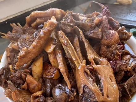 今天有这条件,做个干巴愣子炖大鹅,不喝点白瞎这菜了#农村美食