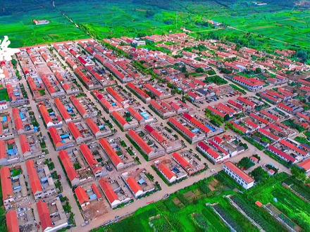 #拆迁 #辛安卓格庄村 海阳市辛安镇卓格庄,明永乐年间(1403-1425年),明末,迟姓由山西省迁来建村定居。因建村处西北部有一片茂密的柞树林,故命村名柞格庄。后取“卓越”之义,更名为卓格庄。#留住经典 #老房子的回忆 #原版视频