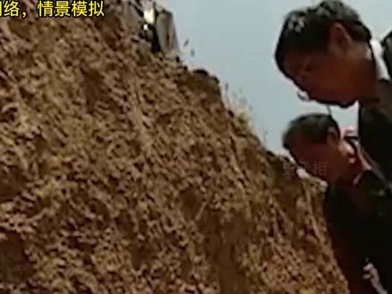 1982年,湖南小学生放牛时发现绿光大蛇头,专家:这哪是蛇头,这是凤凰啊 #文物 #历史 #农村 #寻宝
