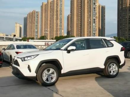 预算有限就选荣放最低配#丰田荣放rav4 #丰田