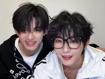 被哥哥拽着一起点下播 #52 #云熠星河 #云旗yunqi #郝熠然 #直播切片