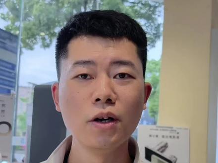 充电就有呼吸灯,来电就有呼吸灯,消息来了还有呼吸灯。而且颜色还可以自定义。这么炫酷的功能,vivo居然给了千元机Y60。
我们一起来看看这个功能怎么使用
#vivoY60 #手机使用小技巧 #新功能 #vivo #呼吸灯