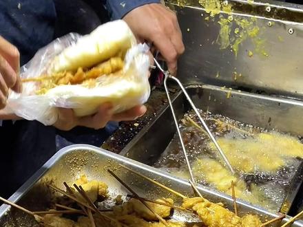 平顶山的山原来真是平的 还有这里不是叫鹰城吗 QQ市这个名字谁起的也太可爱了吧#特种兵式旅游 #平顶山 #平顶山美食 #抖音美食推荐官 #徐妈和石一