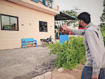 墙壁融体这一块/. #印度 #躲猫猫 #捉迷藏