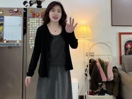 大码春季新款休闲高品质条纹半身裙套装#大码女装 #春季穿搭 #微胖穿搭 #遮肉显瘦 #休闲减龄穿搭