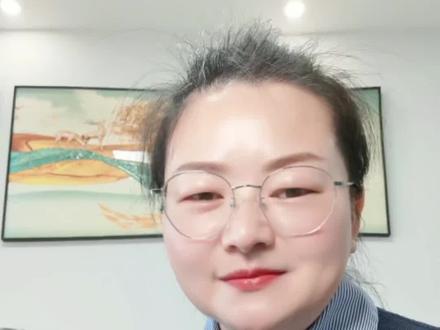 想给家人代缴新农合,该怎么操作呢?一年一度的新农合,也就是城乡居民基本医疗保险开始缴费啦!今天我们以支付宝为例,来看看具体的操作步骤吧。
第一步,打开手机,进入支付宝——搜索框中输入当地税务,例如河南税务——点击河南税务小程序后面的进入——在左下方找到“代缴关系维护”——刷脸认证验证通过后,点击下方代缴关系新增——输入姓名、证件号——点击下一步,新增人员就成功了。
第二步,返回到河南税务界面——点击右上角的居民医疗保险缴费——点击是否为别人代缴后面的按钮,按钮变成绿色,这时候就可以为其他人代缴了。
第三步,点击下方选择代缴对象——点击正常缴费/或者是特殊缴费——对于特定对象,缴费有一定的优惠力度,具体需要看当地的政策。
我们以正常缴费为例——点击正常缴费——核对缴费人信息及社保所在的地区——点击后方的箭头进入缴费界面——核对缴费年份2026年、所属期间2026年1月至2026年12月——下方可输入联系方式——点击右下角下一步——会看到提示信息——核对正确点击确定——点击下方的去支付按步骤操作就完成新农合缴费了。
关注我,分享更多财税知识。#涨知识 #知识分享 #新农合 #医保 @DOU+上热门 @网红热搜榜🔥 @DOU+小助手