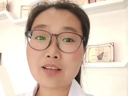 你可能穿了一件假的防晒衣!!!不是所有皮肤衣都是防晒衣,具有防晒和透湿功能的皮肤衣才叫防晒衣,选购时可以看一下服装吊牌上标注的标准来初步筛选,只有标注FZ/T 74007-2019的才有可能是个合格的防晒衣#防晒衣 #标识标牌