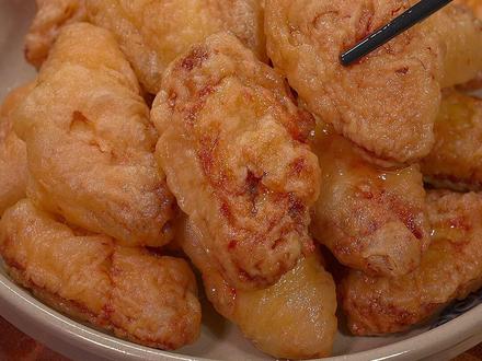 以后你家崽崽要是想吃鸡翅,就和我这样炸外酥里嫩~