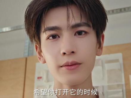 哇~张凌赫太帅了,来国贸天地1楼百丽看帅哥🤩#张凌赫 #百丽