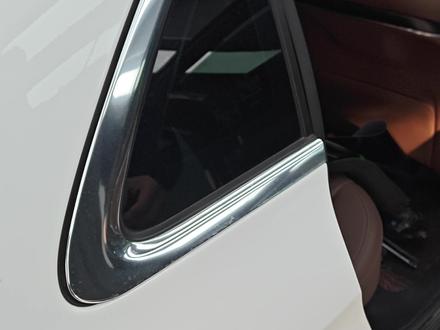 #奔驰e300l #奔驰e260 三角窗亮条拆卸