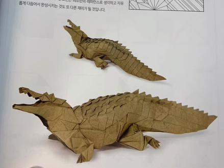 折叠到50就要崩溃,到了100更崩溃,可是到了150 就看到希望了! 超级超级复杂折纸! #抖音小助手 #鳄鱼