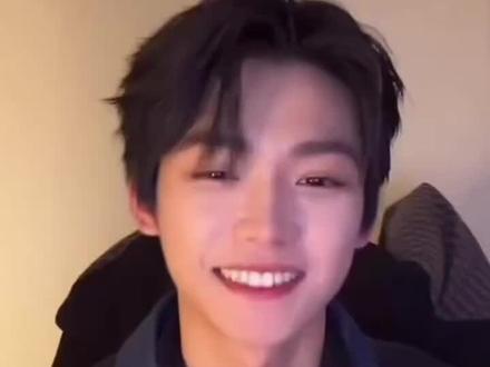 也只有雷子对月月至终如一,就说看到他来你就不生气了吧 #会火 #精选 #你凭实力刷到的 #内容太过真实