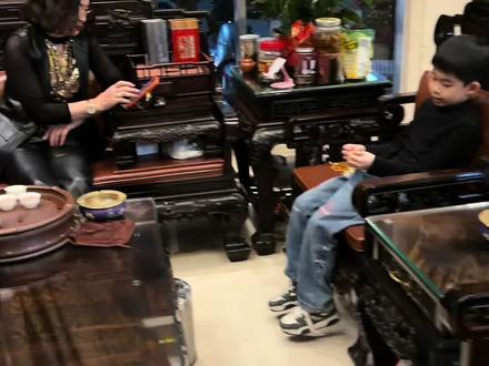 奶奶好像有点接受娜塔莎了,现在她觉得娜塔莎也不是一无事处了#娜塔莎 @贝多芬奶奶