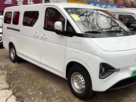 东风睿立达V8E,车身板正,8个方,弗迪电池,续航332公里,跑平台真不错!