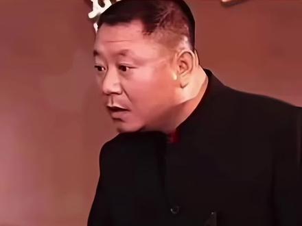 #刷了好几天的玉芬原来是这么个情况
玉芬”是一个网络梗,源自电视剧《马大帅》中的角色玉芬。在剧中,玉芬是一个离婚女性,而范德彪(彪哥)对她一见钟情,但玉芬却对马大帅有感情,这让彪哥感到非常伤心。这种单恋情节成为了“玉芬”梗的核心。