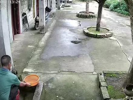 柳州余震又来了,5月20日.8:13分柳州柳南区太阳村又来一波3.6级地震,家人己经不像之前地震时蒙蒙的了,反应可快了