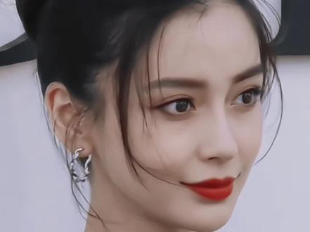 #杨颖国籍 有网友扒出angelababy杨颖的爸爸是印度人,啊?她不是中德混血来着吗#angelababy #杨颖也去看疯马秀了